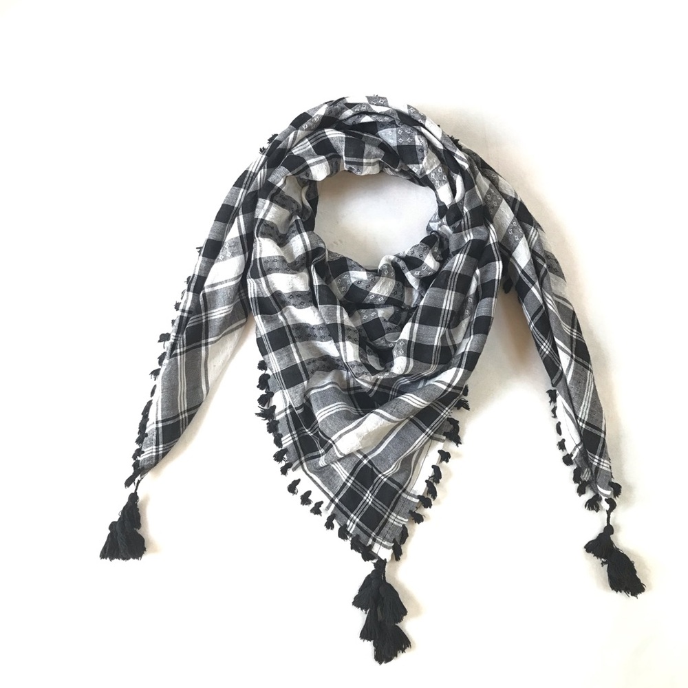 Arab Palestinian Keffiyeh / Shemagh Black & White Plaid Triangle Square Scarf